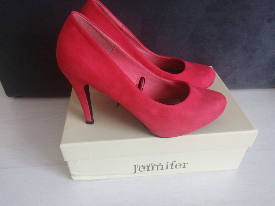 Czerwone szpilki 38 zamsz ccc