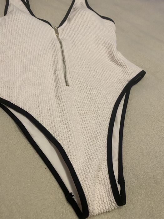 Купальник суцільний жіночий