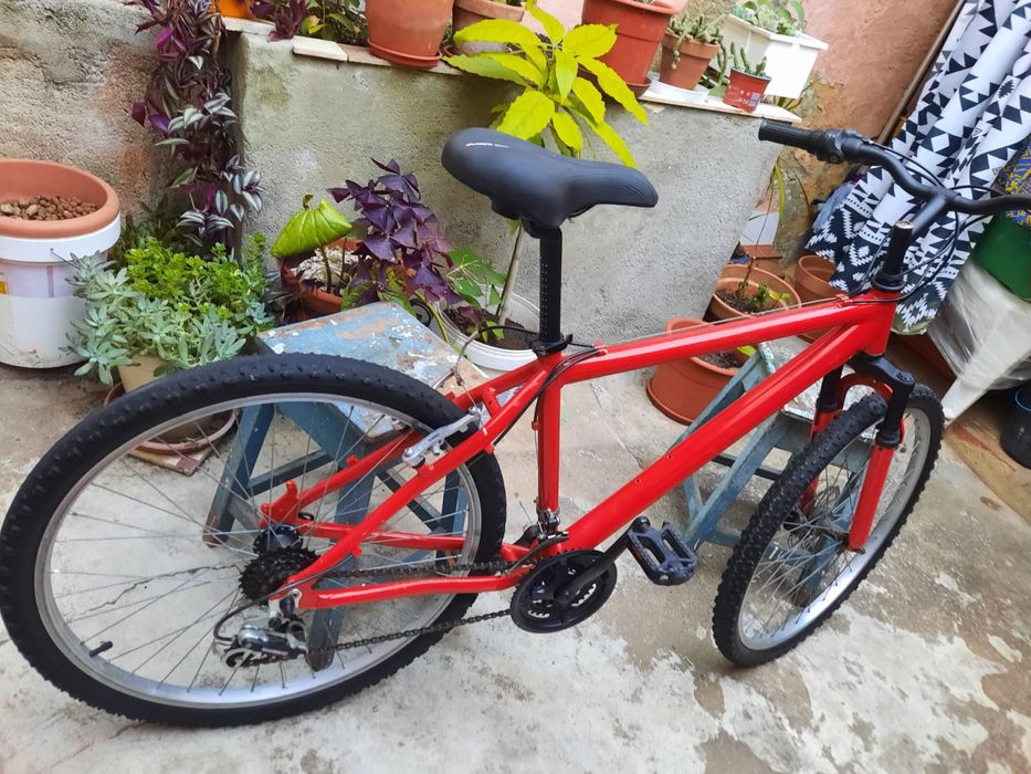 Bicicleta Togano Roda 26 Travão Disco Frente, ótimo estado.