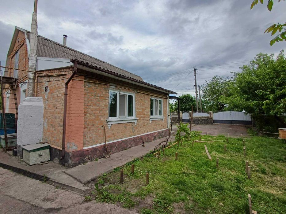 ПРОДАЄТЬСЯ БУДИНОК У м. УЗИН