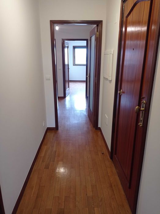 Apartamento T2 à venda na Rua da Santana