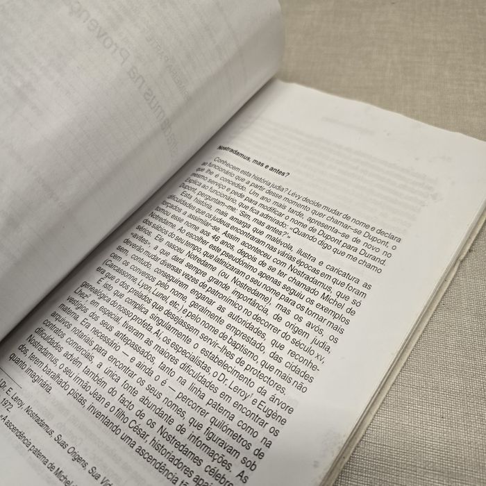 Livro  Biografias NOSTRADAMUS