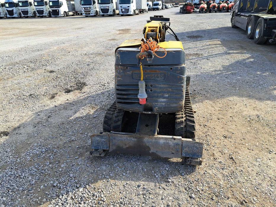 Robot wyburzeniowy Brokk 180