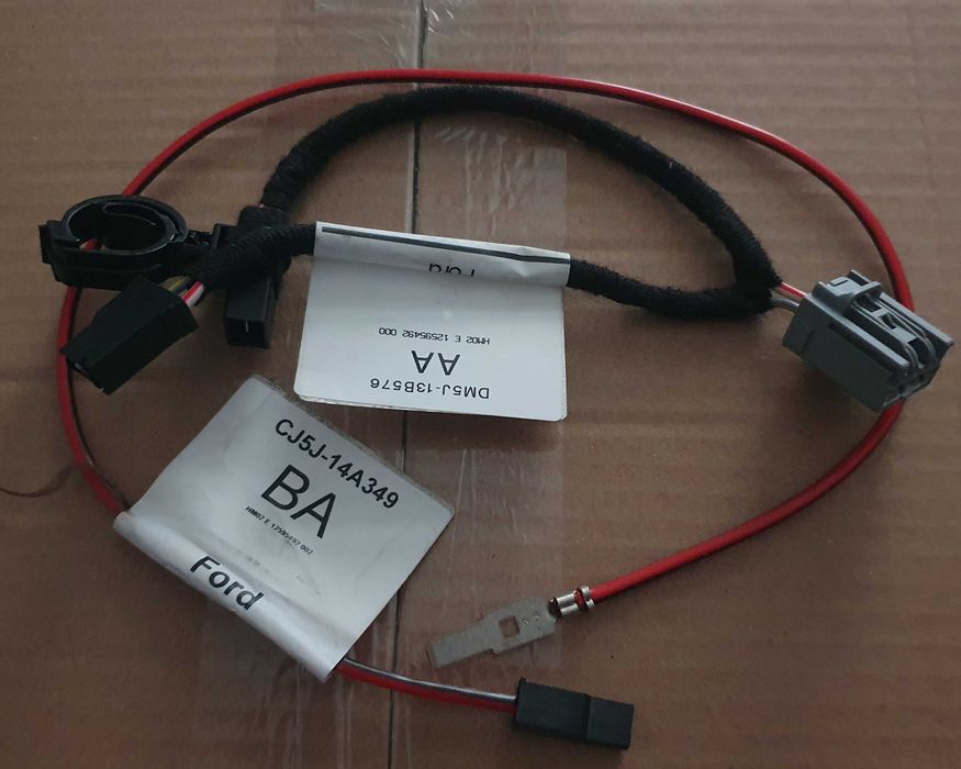 Zestaw z garażowej wyprzedaży – komplet jak na zdjęciu