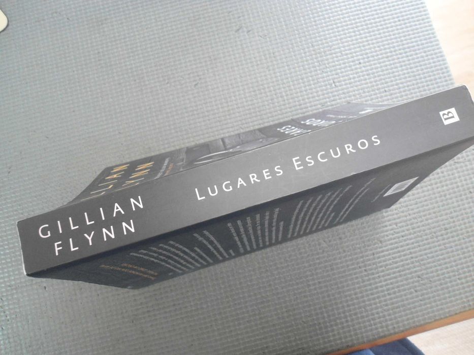 Lugares Escuros por Gillian Flynn