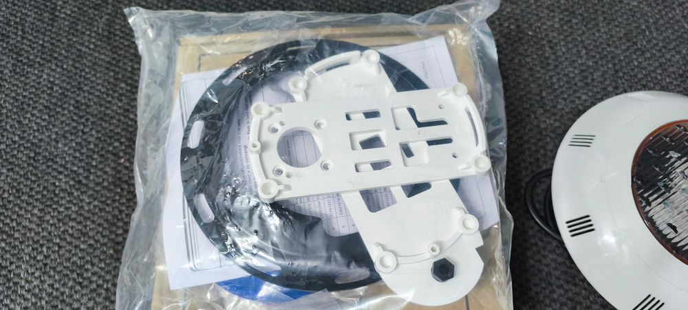 Lampy basenowe halogenowe 12V 75W  UL-P100 sztuk 6