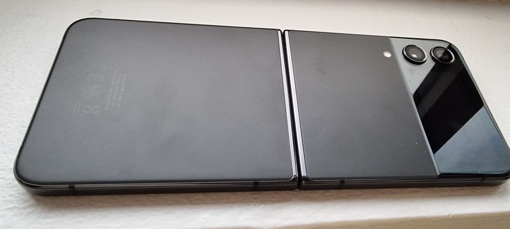 Samsung ZFlip 4  ZFlip4
