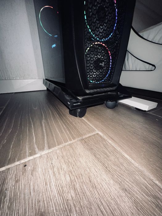 Caixa  computador  + Suporte com rodas