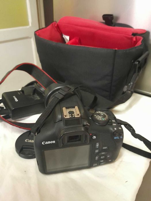 Máquina Canon EOS-2000D