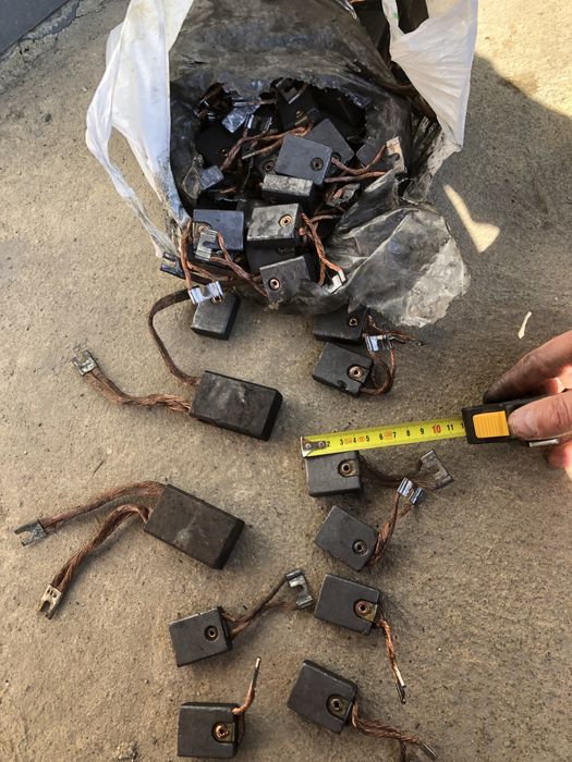 Щетки на большие  електромотори , генератори