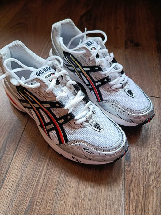 Кросівки "Asics"