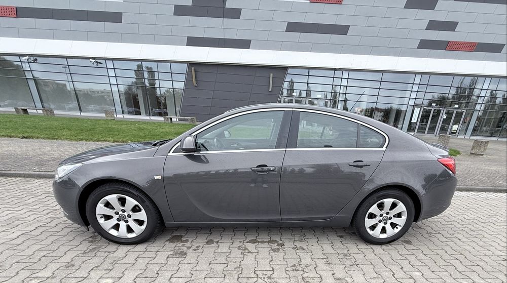 Opel Insignia bezwypadek oryginalny lakier