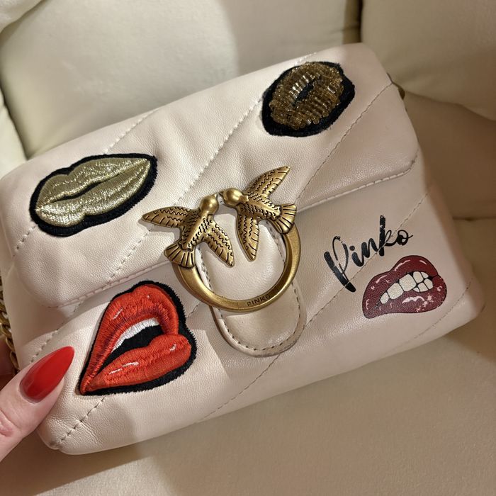 Pinko beżowa lips puff luksusowa usta