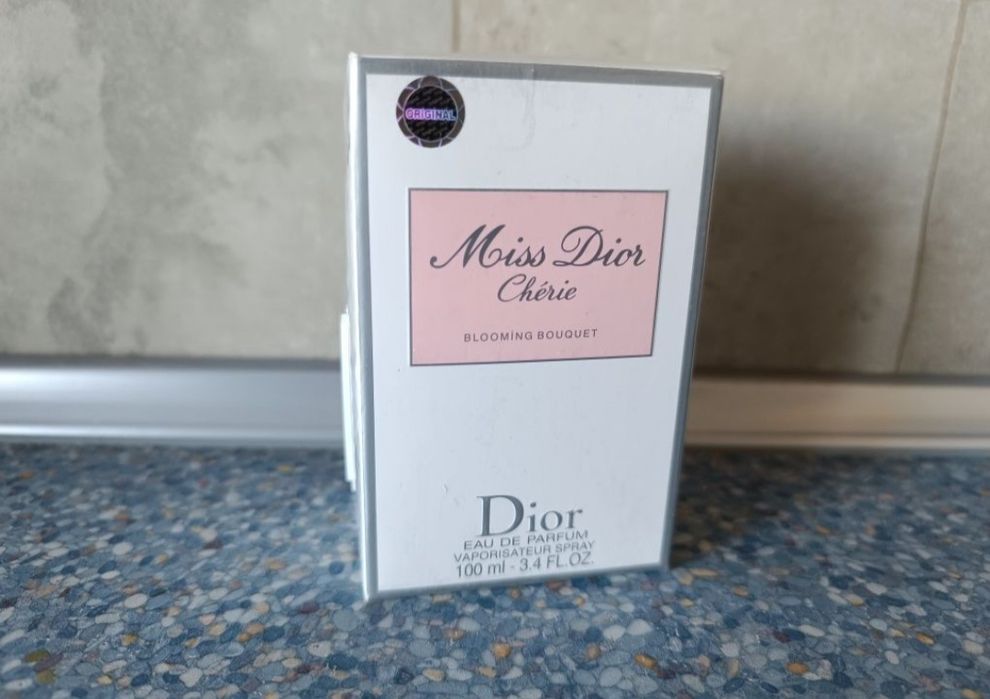 Подарунок для жінки Miss Dior .