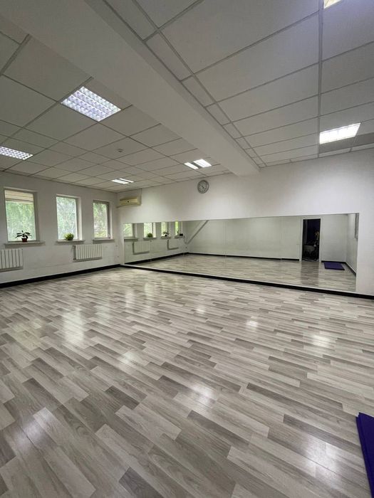 Продам Коммерческое здание в центре 1280м , с землей