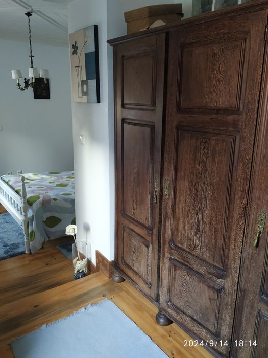 Cama de casal em madeira africana