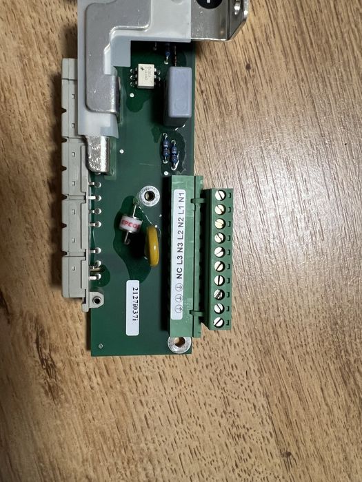 Benning 46393 40A задня панель для блока живлення