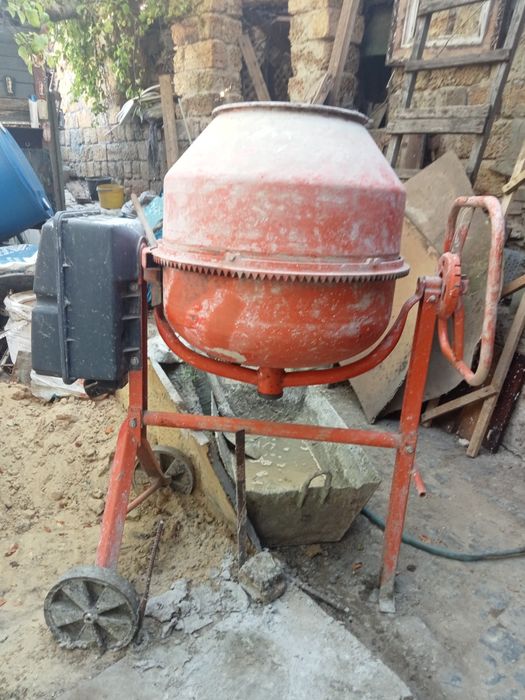 Здам в оренду бетономішалку