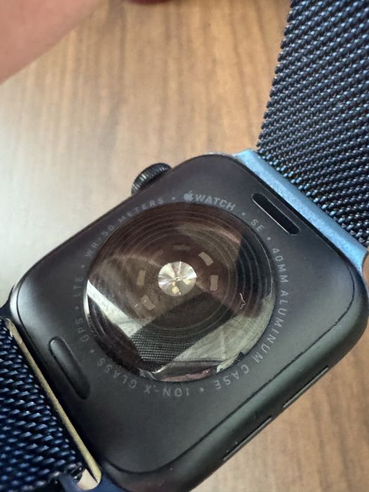 Apple watch SE 2 40 mm     GPS + Cellular (eSim)