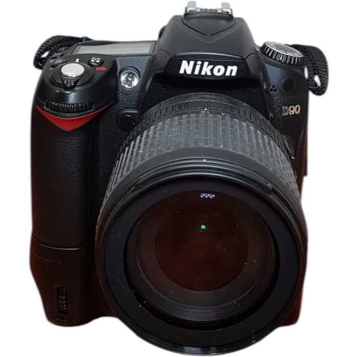 Lustrzanka Nikon NIKON D90 NIKKOR 18-105 VR KIT