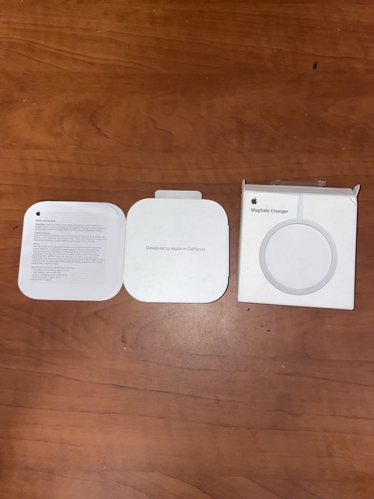 Безпровідна зарядка Magsafe