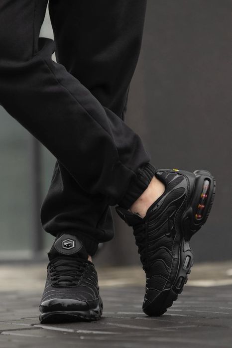 Кроссовки Nike Air Max Plus Triple Black 604133-050 Аир Макс ТН М-153