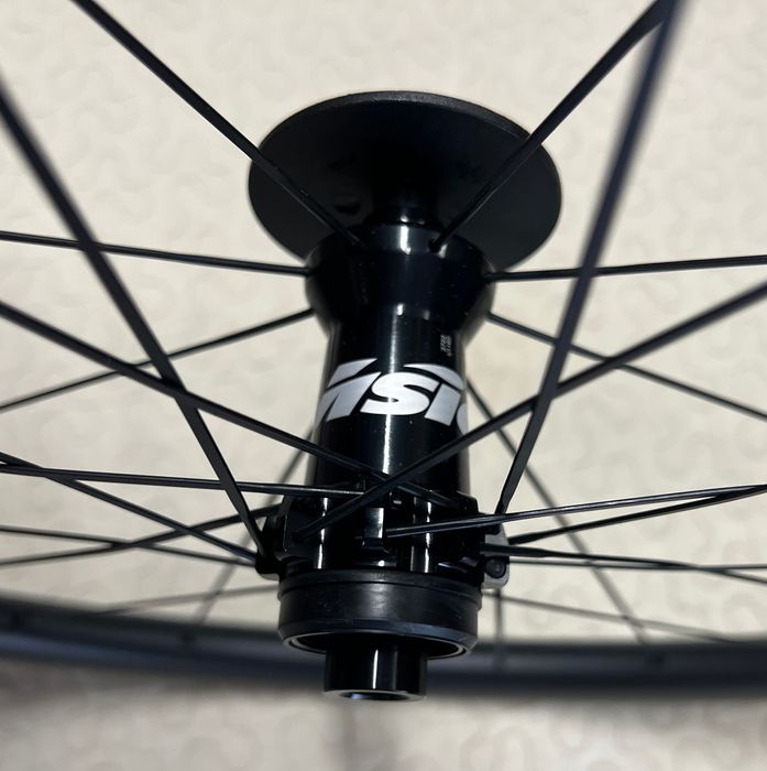 VISION i23 SC30 karbonowe koła szosowe DISC – NOWE