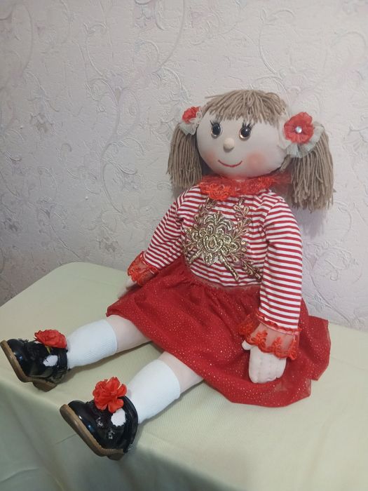 Продаю Ляльку Персону .Ціна 800гр.Підходить для роботи з дітьми у дитячому садку.