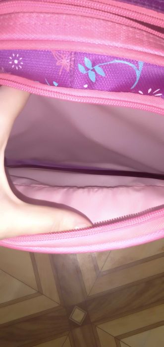 Портфель(рюкзак) для девочки красивый , как новый