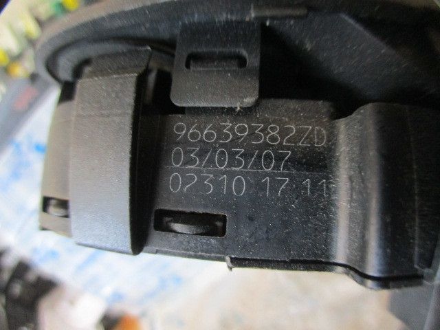 Comando / botão / interruptor vidros frente esquerdo CITROËN C4 Picass