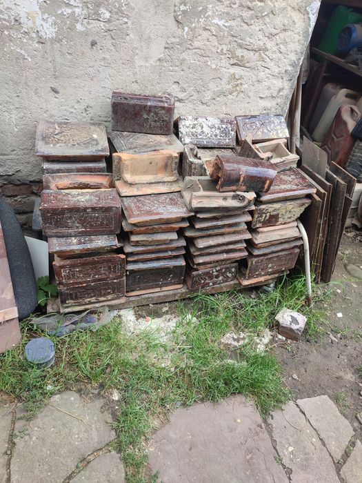 Віддам безкоштовно кахель.