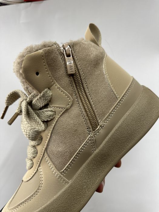 Черевики для дівчини зимові 32-37, світлі ботинки на овчині, дитячі