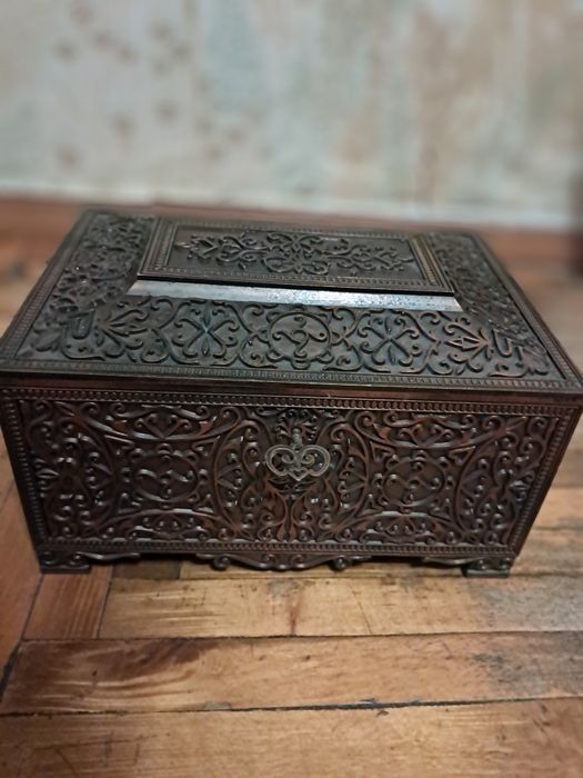 Шкатулка, ларец   .