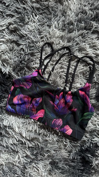 Спортивний топ для залу