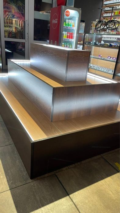 Вітрина острів для магазину