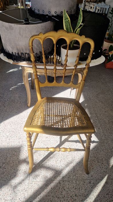 Cadeira em madeira e palhinha