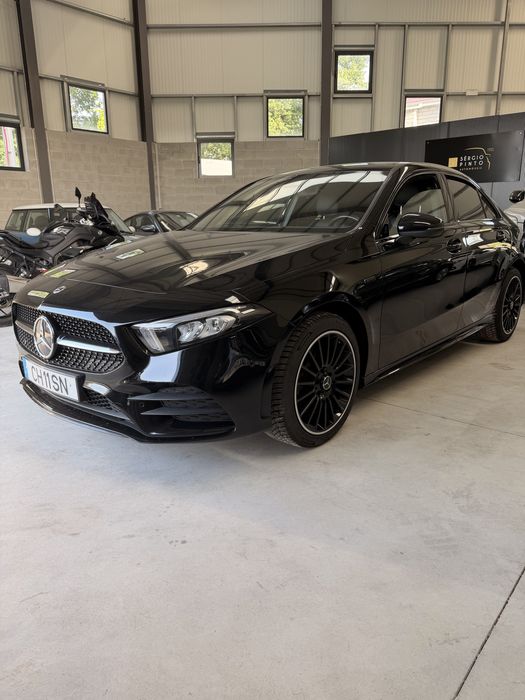 Mercedes A250e AMG Limousine night Paket
