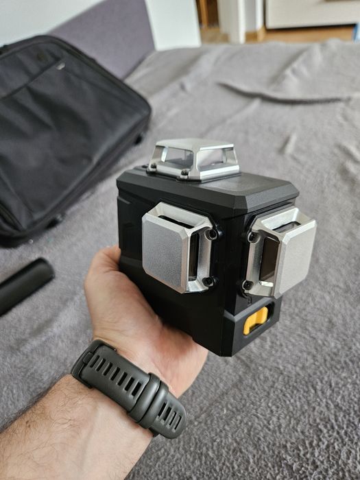Laser krzyżowy poziomica deko dc0519L2