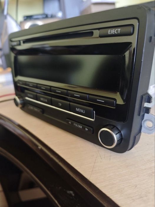 Продам магнітолу VW RCD 310 з кодом