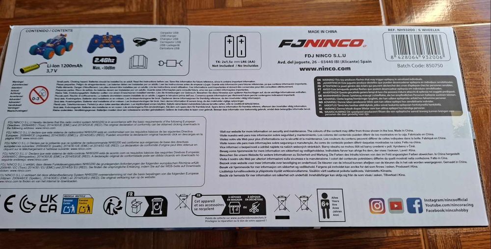 NOVO Ninco - Carro teleguiado 6 Wheeler com luzes