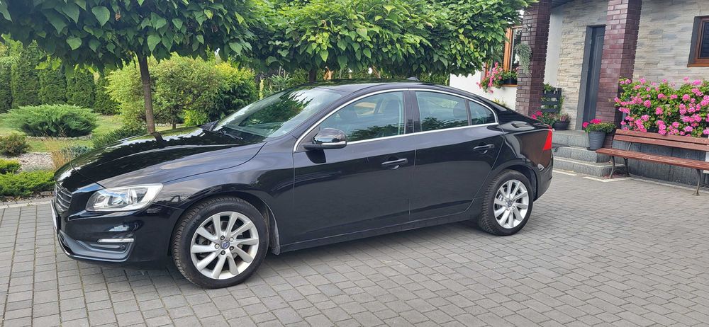 Volvo S60 II 2.0 S 60 D 2015r Wirtualne Zegary Nawigacja
