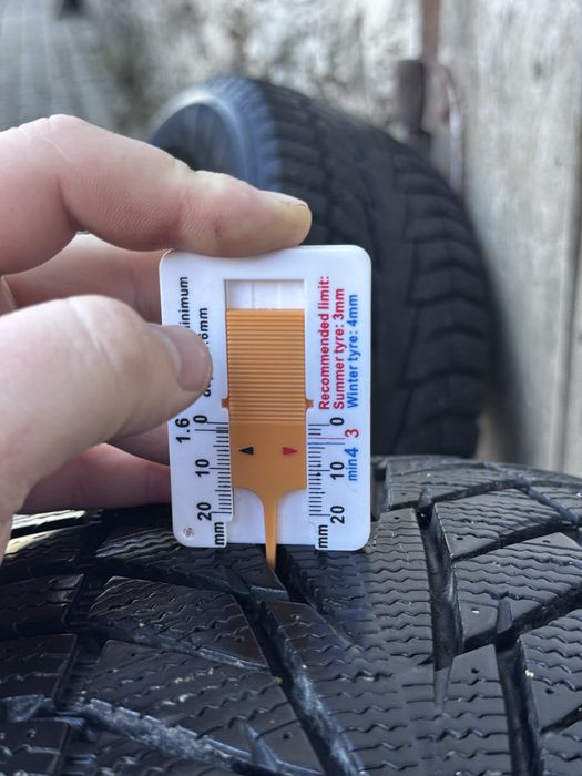 Зимові шини Hankook Winter i*cept iz 2 XL 215/65/r16 102T