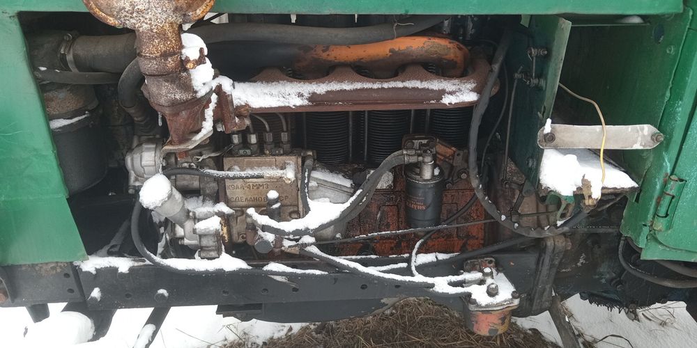 Трактор т40  на ходу в робоче стані