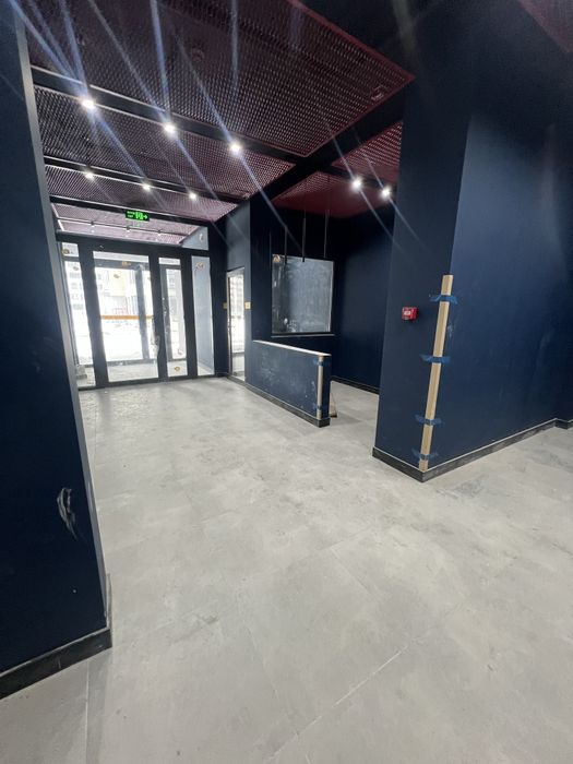 Продам 3к квартиру в Києві біля ТРЦ Ретровіль!