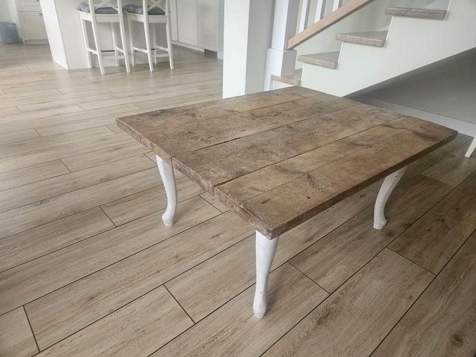 Stolik kawowy prowansalski postarzany drewniany