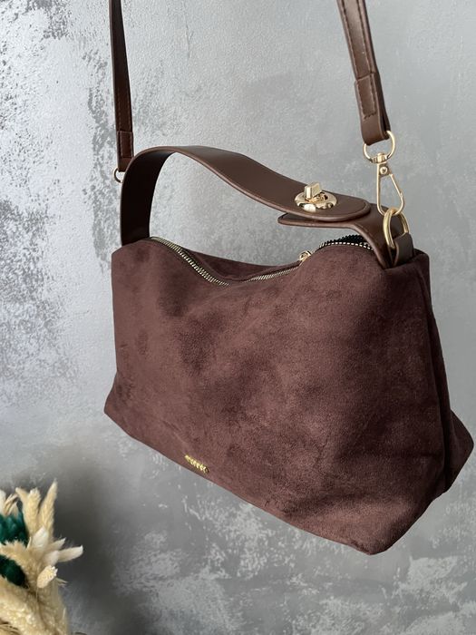 шоколадна замшева сумка через плече
