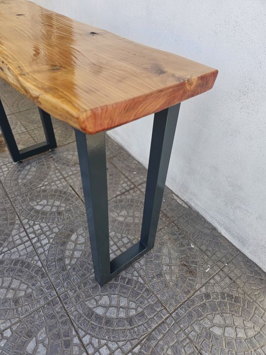 Vendo mesa para Hall de entrada em cedro