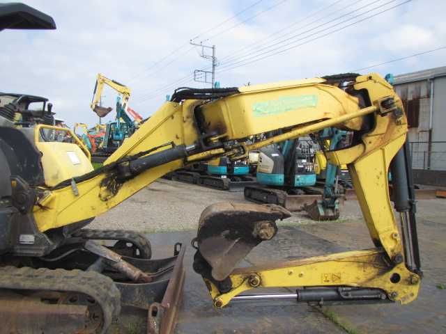Гусеничный экскаватор Yanmar B3-6A