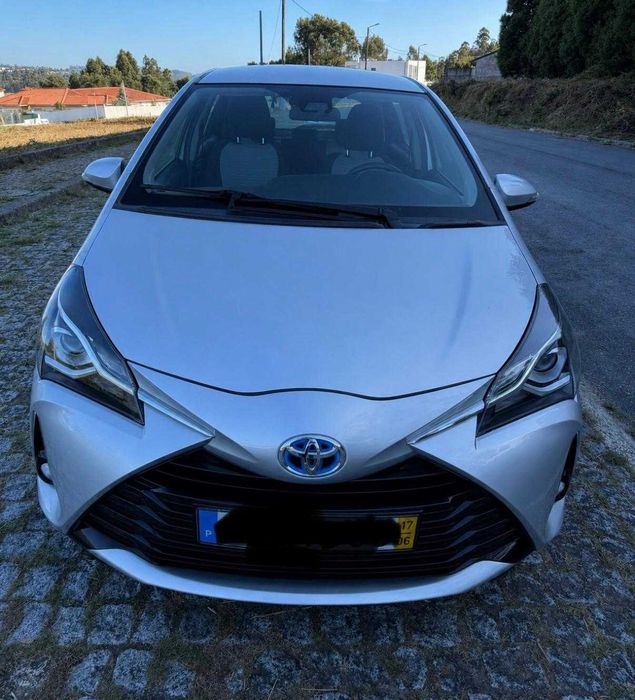 Toyota Yaris 1.5 Hybrid como novo