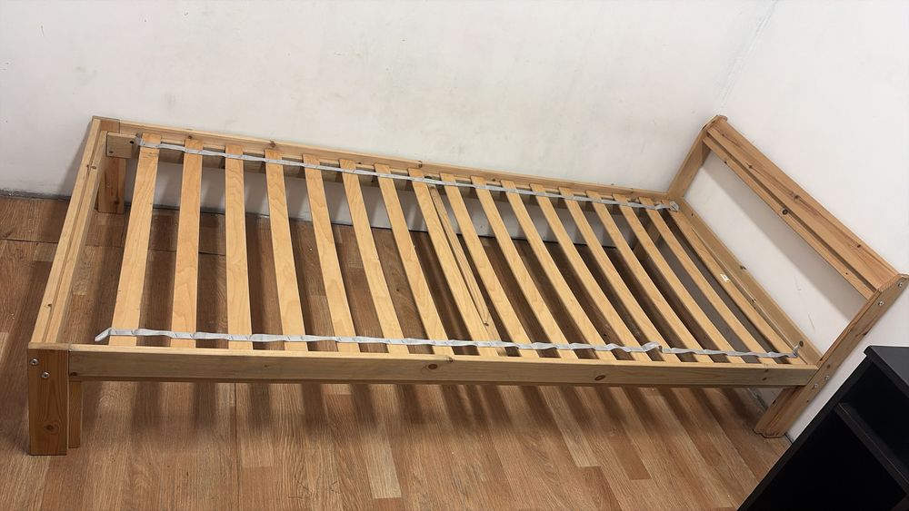 Cama IKEA novinha